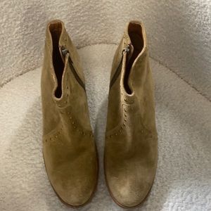 FRYE Sand Nora Studded Suede Women’s Booties size 10